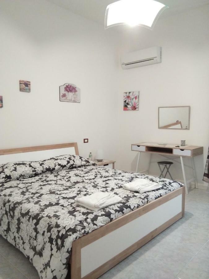 Bed And Breakfast Hibiscus Alghero Buitenkant foto