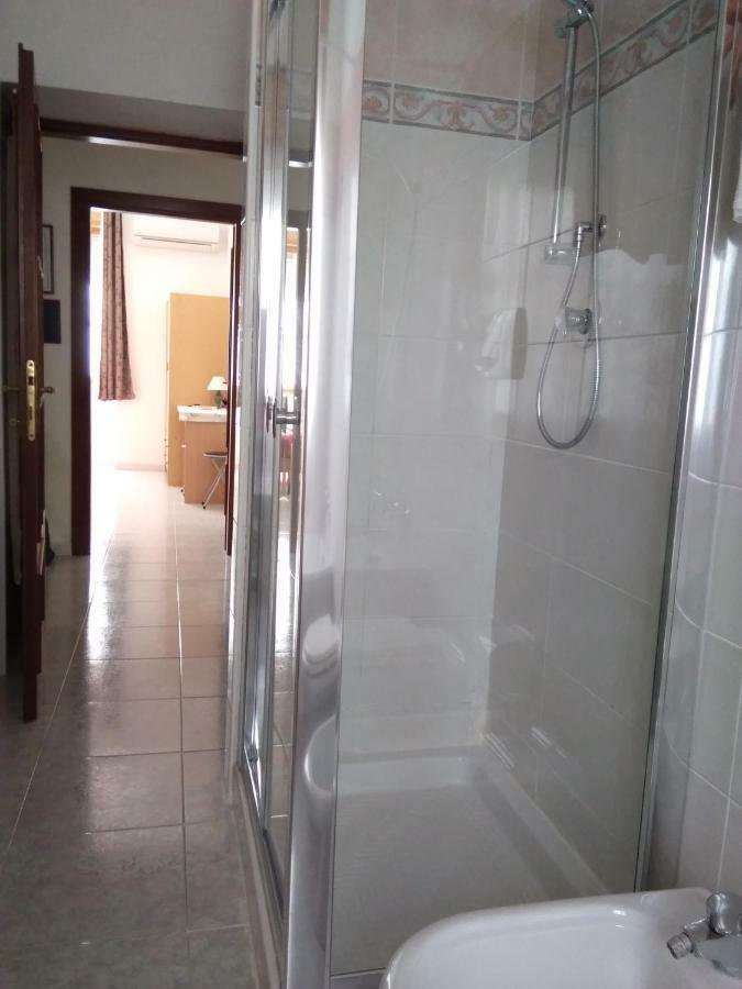 Bed And Breakfast Hibiscus Alghero Buitenkant foto