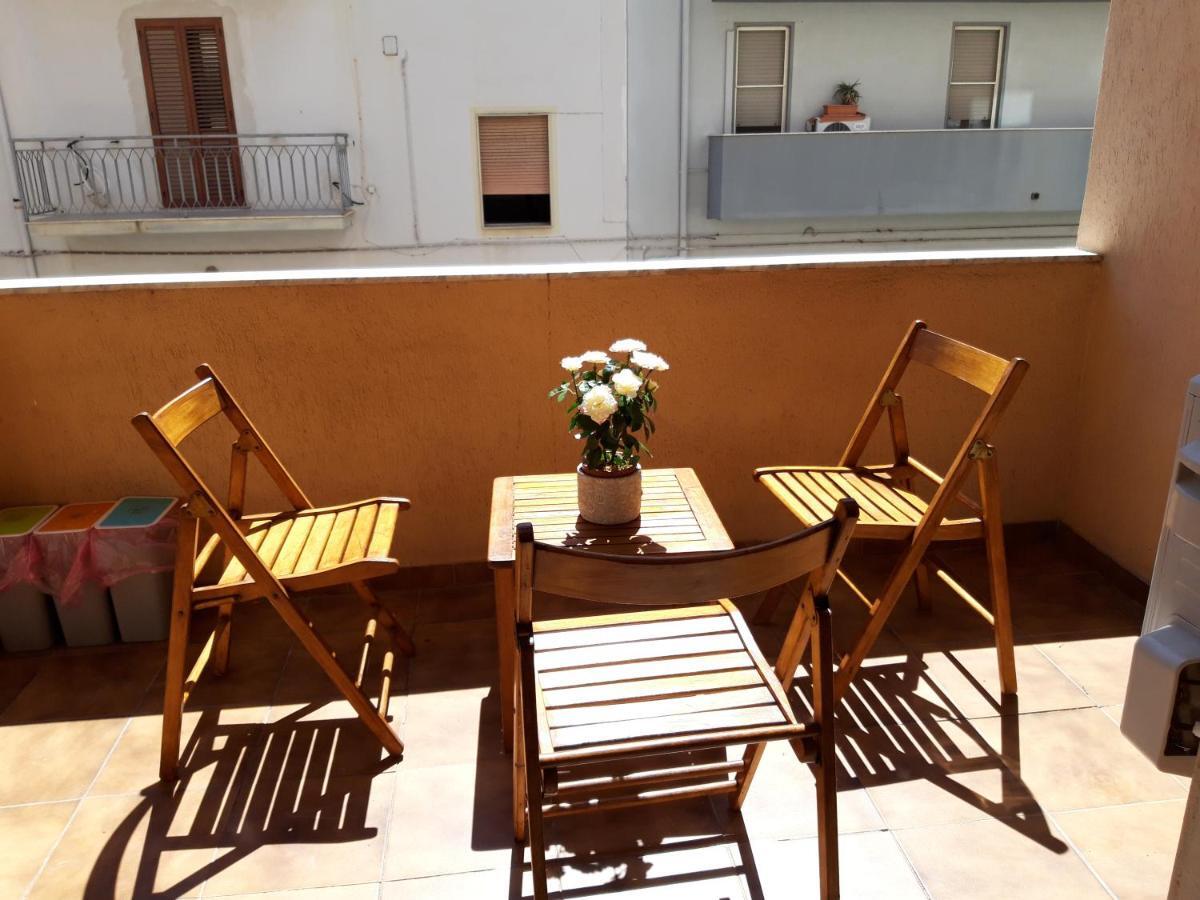 Bed And Breakfast Hibiscus Alghero Buitenkant foto